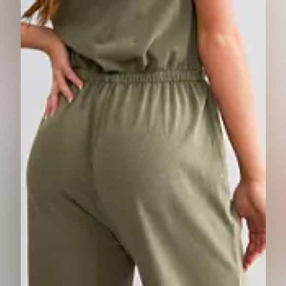Olive Green Sleeveless Jumpsuit - Picture 3 of 8